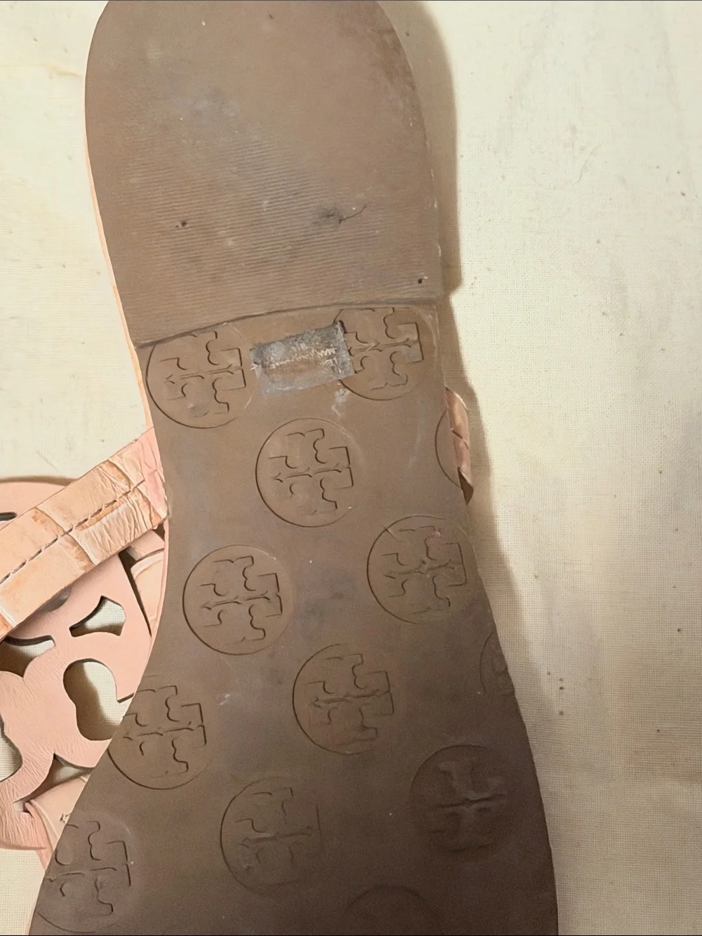 Tory Burch Sand Patent Leather Logo Thong Sandals - Sand